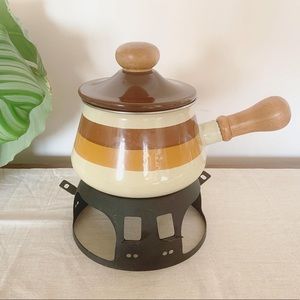 Retro fondue pot